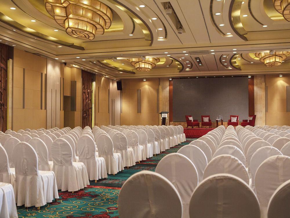 Renaissance Wuhan Hotel Zewnętrze zdjęcie