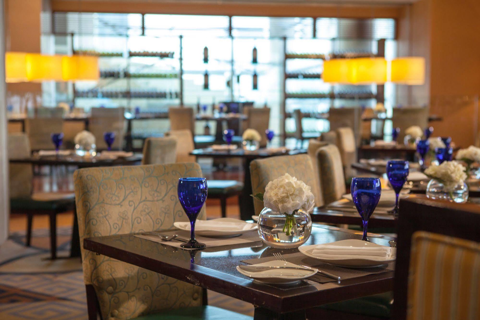 Renaissance Wuhan Hotel Zewnętrze zdjęcie