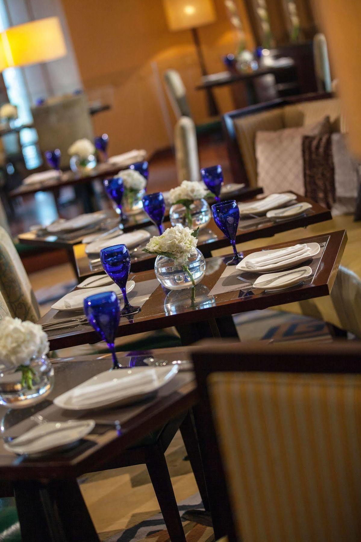 Renaissance Wuhan Hotel Zewnętrze zdjęcie